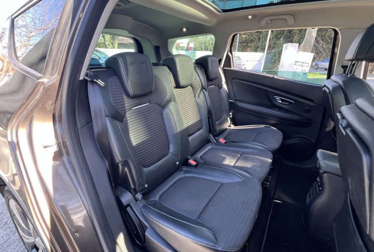 Renault GRAND SCENIC 1.6 dCi 160 EDC Intens 7 Places / Toit Panoramique / Bose / Caméra 