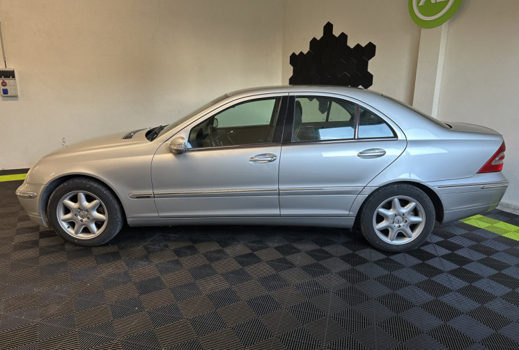 Mercedes Classe C II (W203) 240 V6 Elegance BA