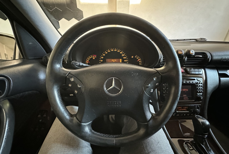 Mercedes Classe C II (W203) 240 V6 Elegance BA