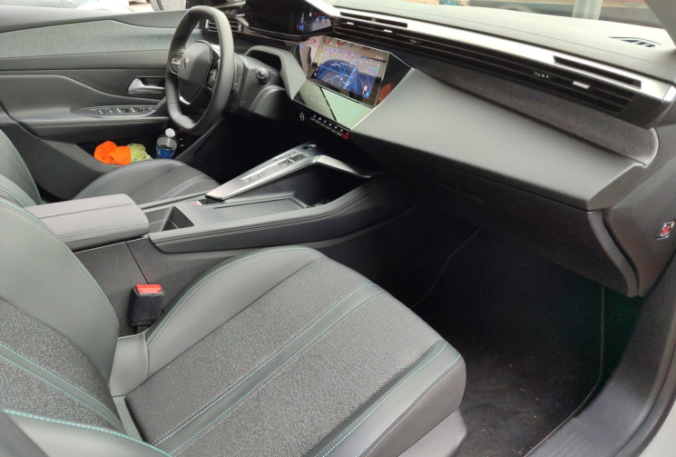 Peugeot 308 1.2 130 EAT8 ALLURE PACK / 1ère Main 