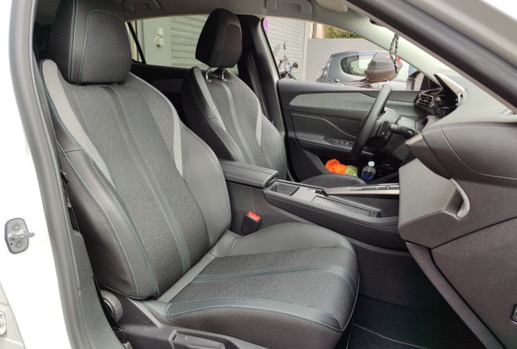 Peugeot 308 1.2 130 EAT8 ALLURE PACK / 1ère Main 