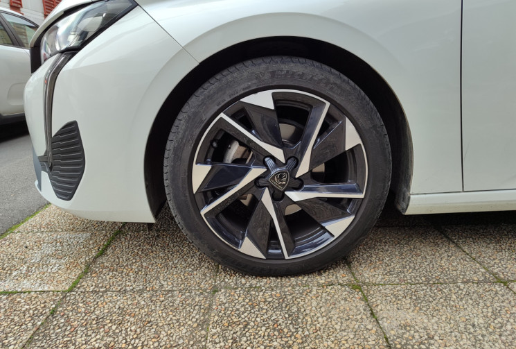 Peugeot 308 1.2 130 EAT8 ALLURE PACK / 1ère Main 