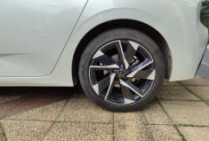 Peugeot 308 1.2 130 EAT8 ALLURE PACK / 1ère Main 