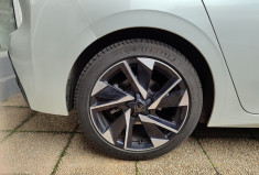 Peugeot 308 1.2 130 EAT8 ALLURE PACK / 1ère Main 