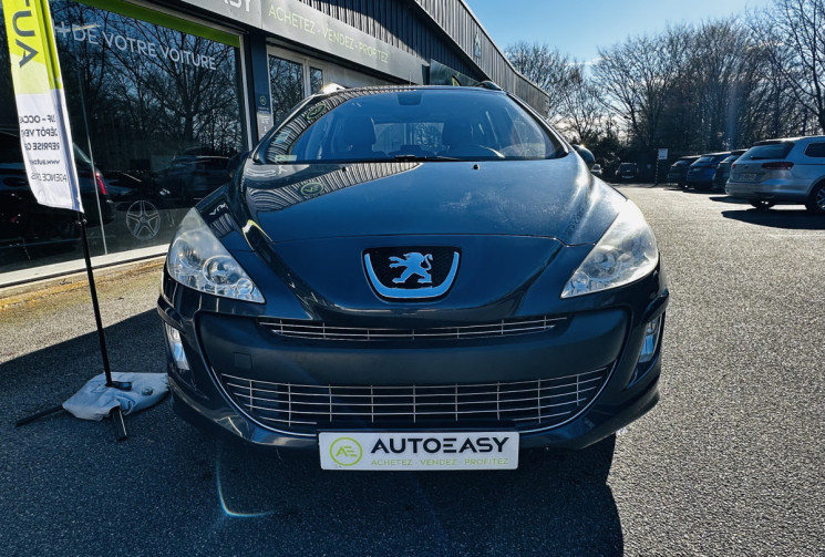 Peugeot 308 SW 2.0 HDI 135ch Féline 7 places / Attelage / Entretien suivi