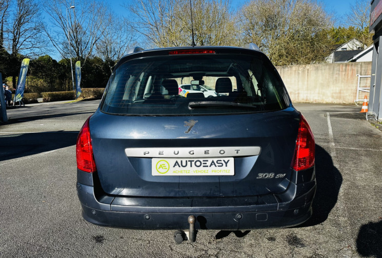 Peugeot 308 SW 2.0 HDI 135ch Féline 7 places / Attelage / Entretien suivi