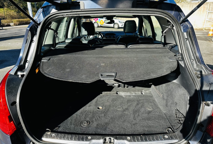 Peugeot 308 SW 2.0 HDI 135ch Féline 7 places / Attelage / Entretien suivi