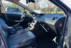 Peugeot 308 SW 2.0 HDI 135ch Féline 7 places / Attelage / Entretien suivi