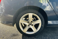 Peugeot 308 SW 2.0 HDI 135ch Féline 7 places / Attelage / Entretien suivi