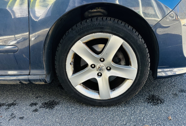 Peugeot 308 SW 2.0 HDI 135ch Féline 7 places / Attelage / Entretien suivi