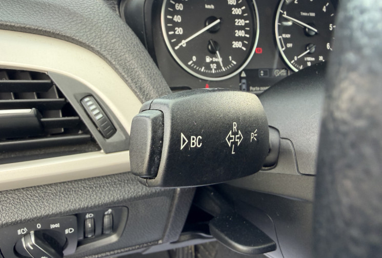 BMW Série 1 118d Business Design / sièges chauffants / Radar AV/AR / GPS