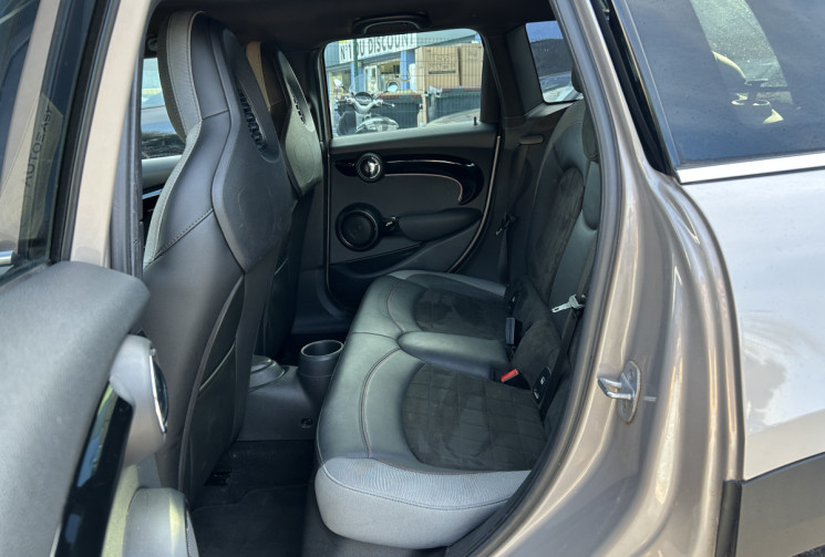 Mini Mini III (2) (F55) 2.0 178 Ch COOPER S FINITION JOHN COOPER WORKS BVA7 5P