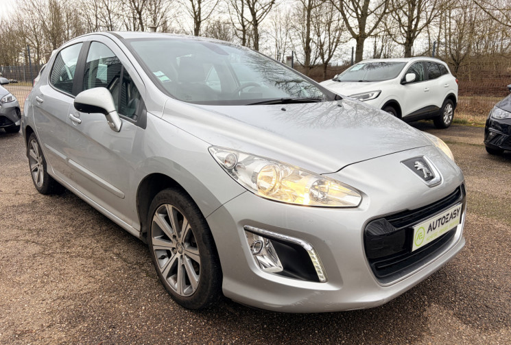 Peugeot 308 1.6 VTi 16v 120 ch D-Sign 5p * 42 000 Km * GPS * Siège Tissu & Sim Cuir * Jantes Alu R17