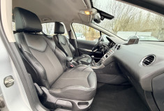 Peugeot 308 1.6 VTi 16v 120 ch D-Sign 5p * 42 000 Km * GPS * Siège Tissu & Sim Cuir * Jantes Alu R17