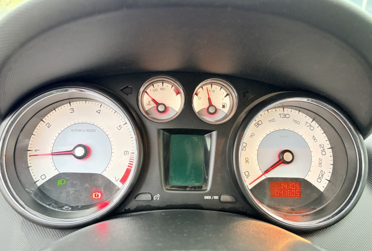 Peugeot 308 1.6 VTi 16v 120 ch D-Sign 5p * 42 000 Km * GPS * Siège Tissu & Sim Cuir * Jantes Alu R17