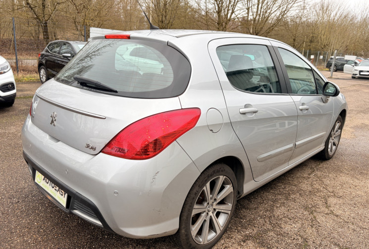 Peugeot 308 1.6 VTi 16v 120 ch D-Sign 5p * 42 000 Km * GPS * Siège Tissu & Sim Cuir * Jantes Alu R17