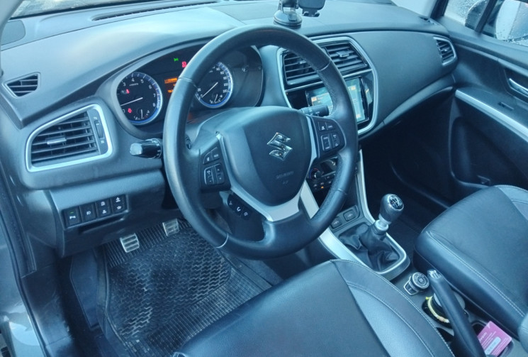 Suzuki SX4 S-Cross 140 cv 1.4 Boosterjet Style Allgrip - GPS - Cuir - Toit ouvrant - 