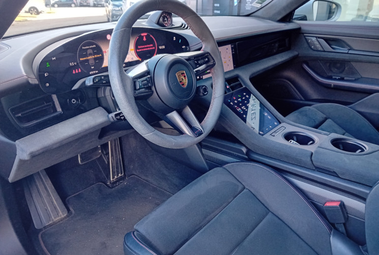 Porsche Taycan Sport Turismo 598 ch GTS - 4 pneus neufs - révision Août 26 -