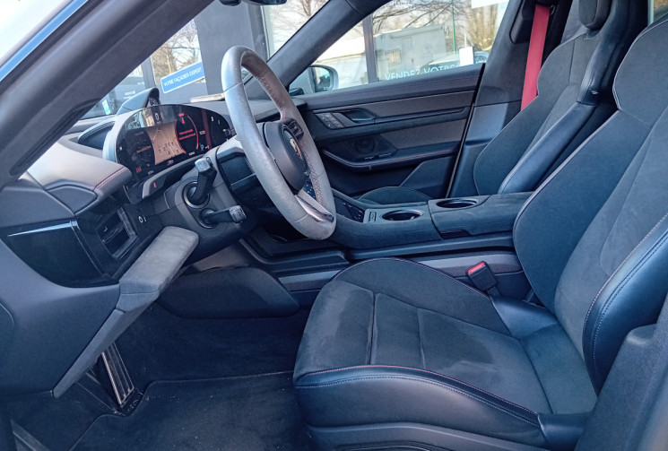 Porsche Taycan Sport Turismo 598 ch GTS - 4 pneus neufs - révision Août 26 -