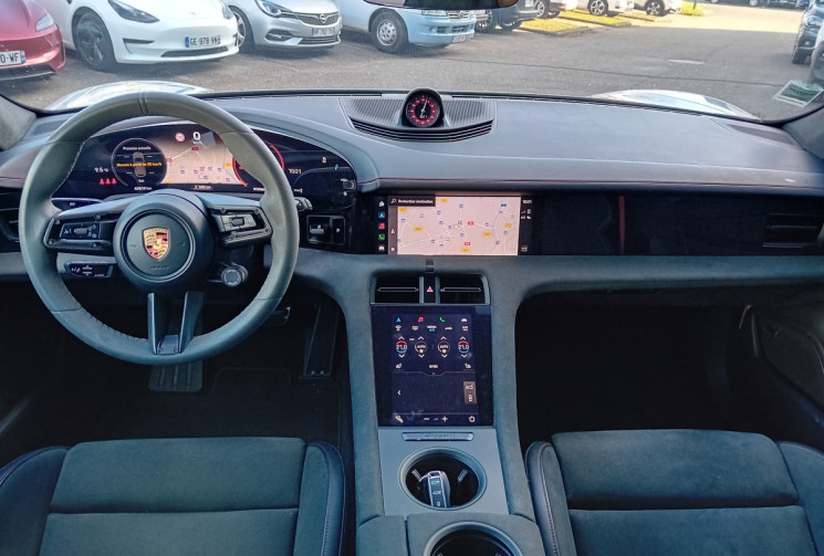Porsche Taycan Sport Turismo 598 ch GTS - 4 pneus neufs - révision Août 26 -