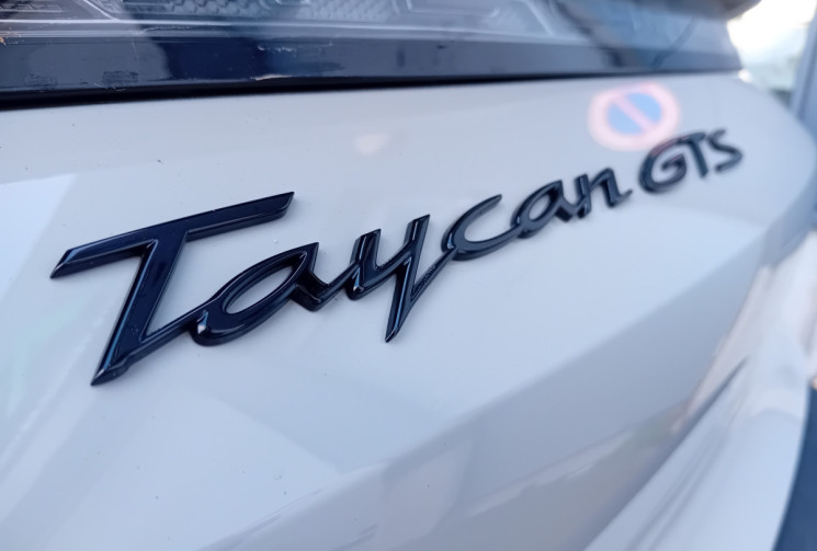 Porsche Taycan Sport Turismo 598 ch GTS - 4 pneus neufs - révision Août 26 -