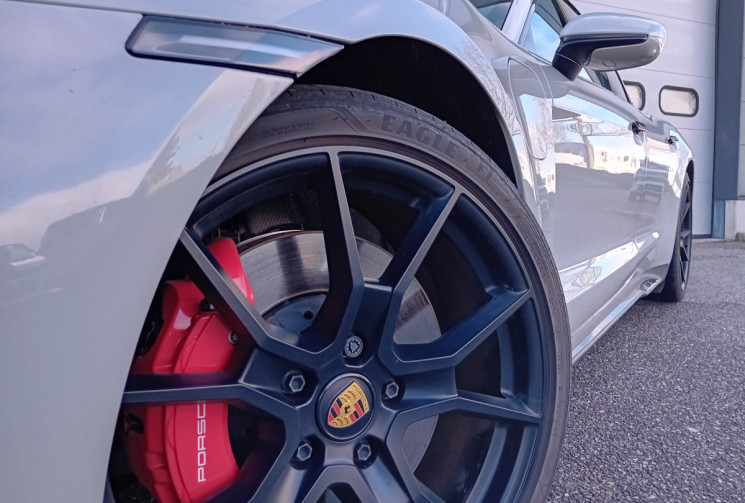 Porsche Taycan Sport Turismo 598 ch GTS - 4 pneus neufs - révision Août 26 -