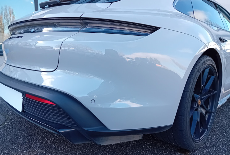 Porsche Taycan Sport Turismo 598 ch GTS - 4 pneus neufs - révision Août 26 -