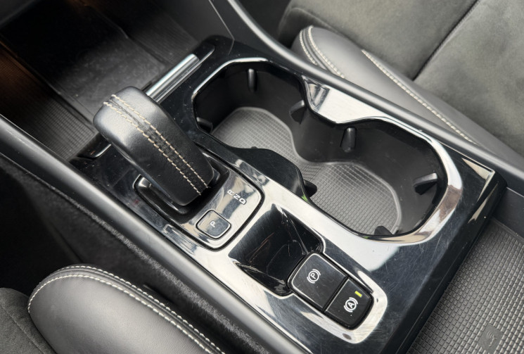 Volvo XC40 T4 RECHARGE 129+82 DCT7 R-DESIGN * ENTRETIEN COMPLET * TVA RECUPERABLE * GARANTIE 6 MOIS