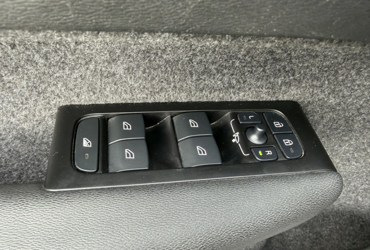 Volvo XC40 T4 RECHARGE 129+82 DCT7 R-DESIGN * ENTRETIEN COMPLET * TVA RECUPERABLE * GARANTIE 6 MOIS