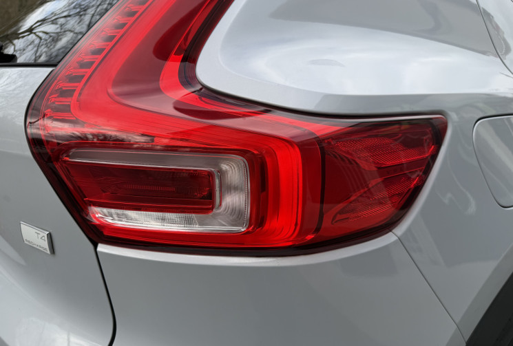 Volvo XC40 T4 RECHARGE 129+82 DCT7 R-DESIGN * ENTRETIEN COMPLET * TVA RECUPERABLE * GARANTIE 6 MOIS