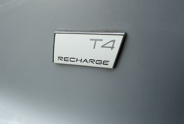 Volvo XC40 T4 RECHARGE 129+82 DCT7 R-DESIGN * ENTRETIEN COMPLET * TVA RECUPERABLE * GARANTIE 6 MOIS