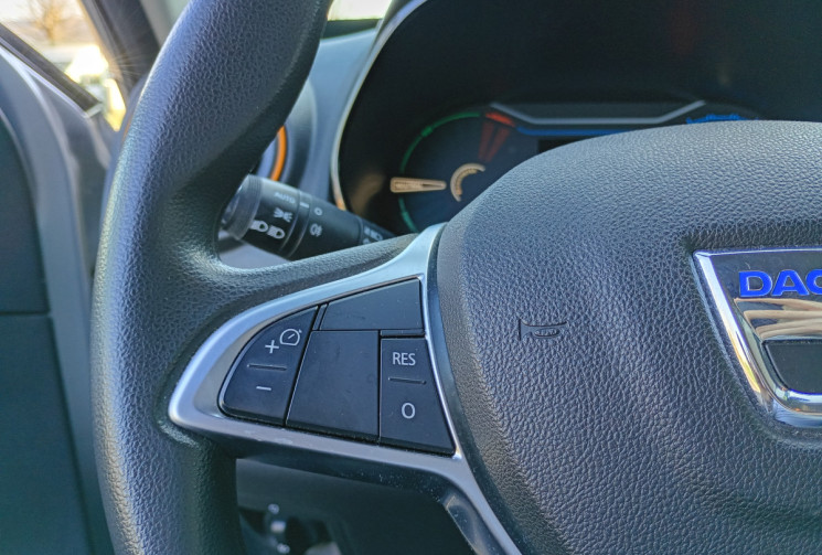 Dacia Spring 45 ch Confort Plus  / 1ère MAIN / Achat intégral / 27.6 Kws