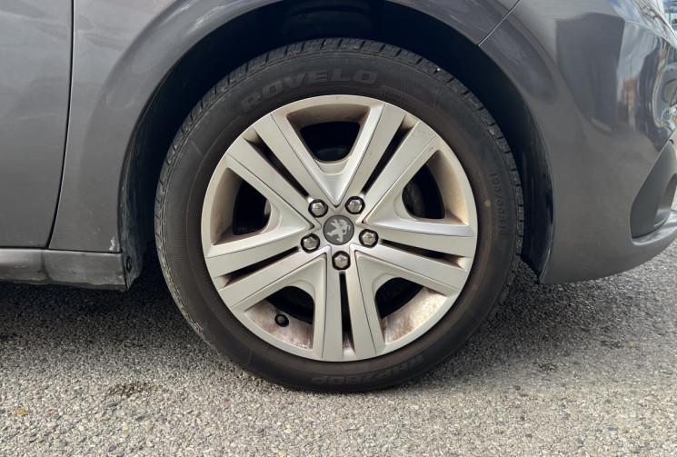 Peugeot 208 Active 1.2 Puretech 82cv / Distribution changée/ 5 portes / CarPlay / 66000km / 2019