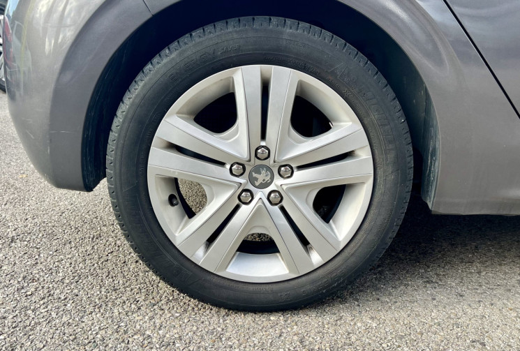 Peugeot 208 Active 1.2 Puretech 82cv / Distribution changée/ 5 portes / CarPlay / 66000km / 2019