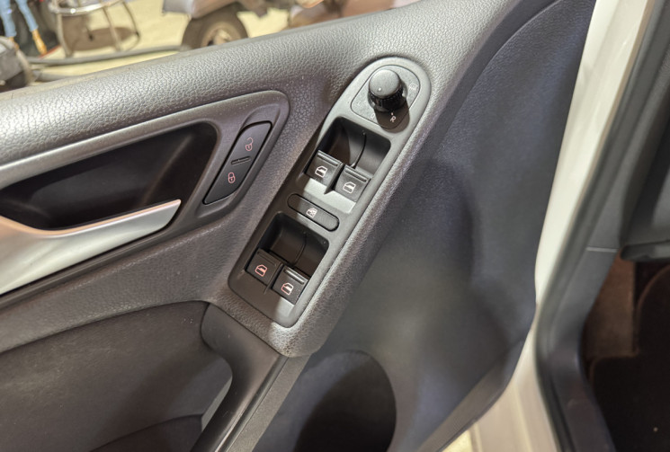 Volkswagen Golf VI GARANTIE 6 MOIS 5 Portes 1.6 TDI 105 cv