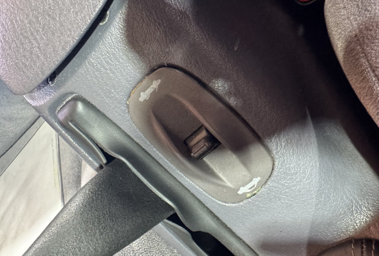 Chrysler SEBRING STRATUS 2.0 i 16V 131 cv