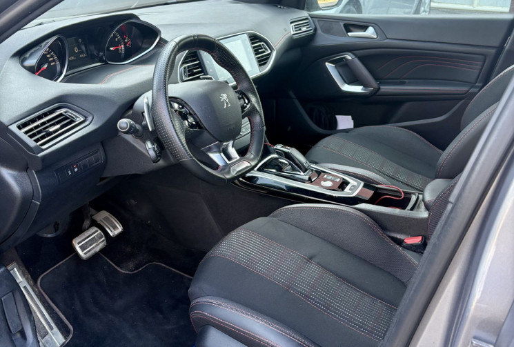 Peugeot 308 GT Line 130cv EAT8 / 31000km / 2019 / Distribution neuve / Suivi complet / Super état 