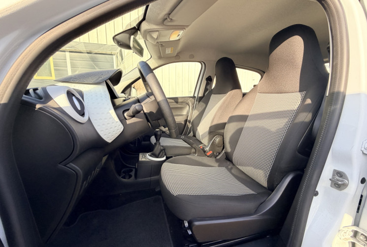 Renault Twingo III 1.0 SCe 65ch Life * 1er Main*8000Km*Feux Auto*Entretiens à jour