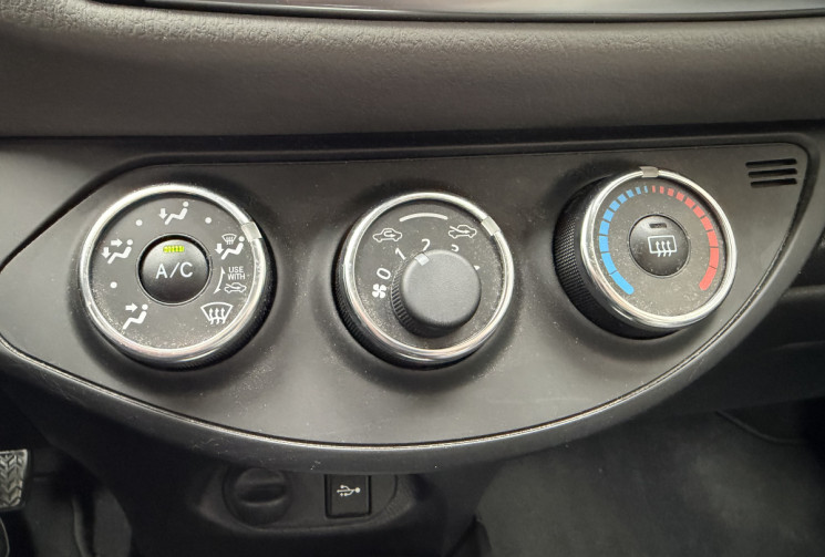 Toyota Yaris 1.0 VVTI 69 FRANCE 5P * ENTRETIEN A JOUR * CT OK * GARANTIE 6 MOIS