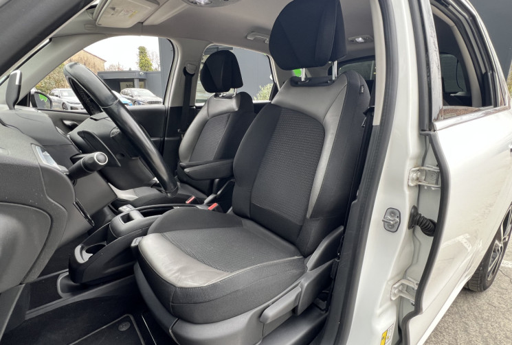 Citroën C4 PICASSO 1.2 Puretech 130 EAT6 Shine / Distribution OK / JBL / Carplay / Caméra 360