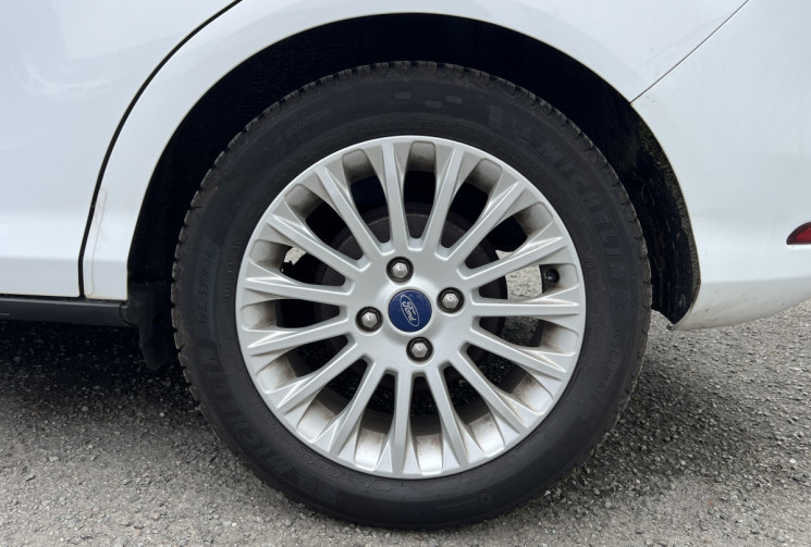 Ford B-MAX Titanium Powershift 1.6 Ti-VCT 105 CV * Entretien Complet * Distribution faite