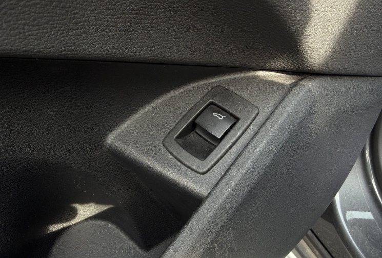 BMW X1 (F48) LCI sDrive 16Da 116ch DKG7 xLine / ENTRETIEN BMW / TOIT OUVRANT / HAYON ELECTRIQUE