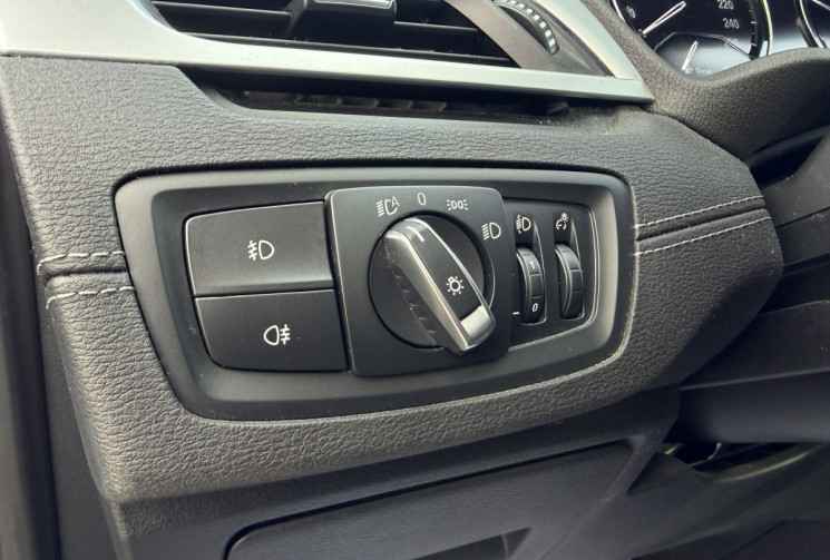 BMW X1 (F48) LCI sDrive 16Da 116ch DKG7 xLine / ENTRETIEN BMW / TOIT OUVRANT / HAYON ELECTRIQUE