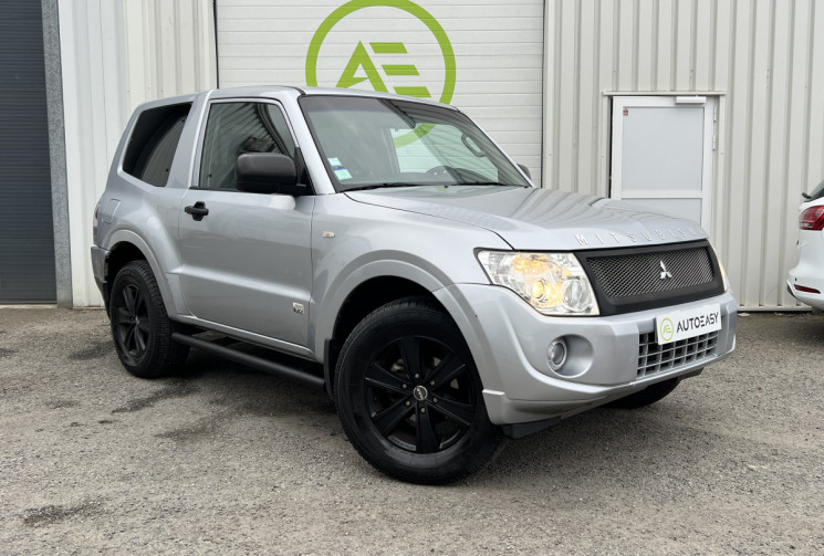 Mitsubishi Pajero 4 SPORT BLACK Short Wagon 200 cv 3.2 DI-D 4WD * Garantie 12 Mois * Très faible Km