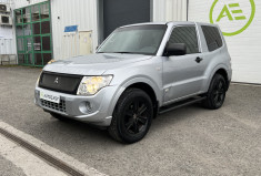 Mitsubishi Pajero 4 SPORT BLACK Short Wagon 200 cv 3.2 DI-D 4WD * Garantie 12 Mois * Très faible Km