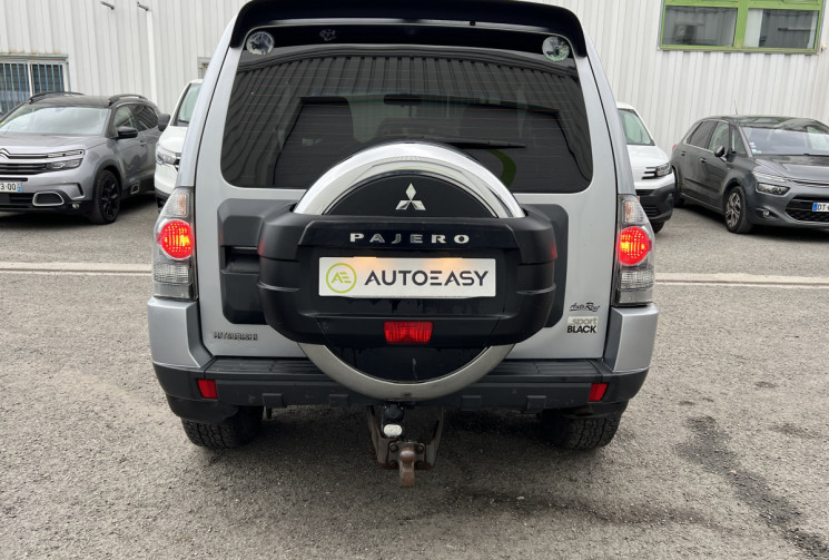 Mitsubishi Pajero 4 SPORT BLACK Short Wagon 200 cv 3.2 DI-D 4WD * Garantie 12 Mois * Très faible Km