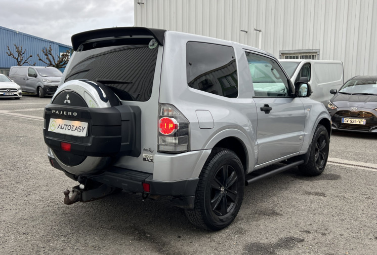 Mitsubishi Pajero 4 SPORT BLACK Short Wagon 200 cv 3.2 DI-D 4WD * Garantie 12 Mois * Très faible Km