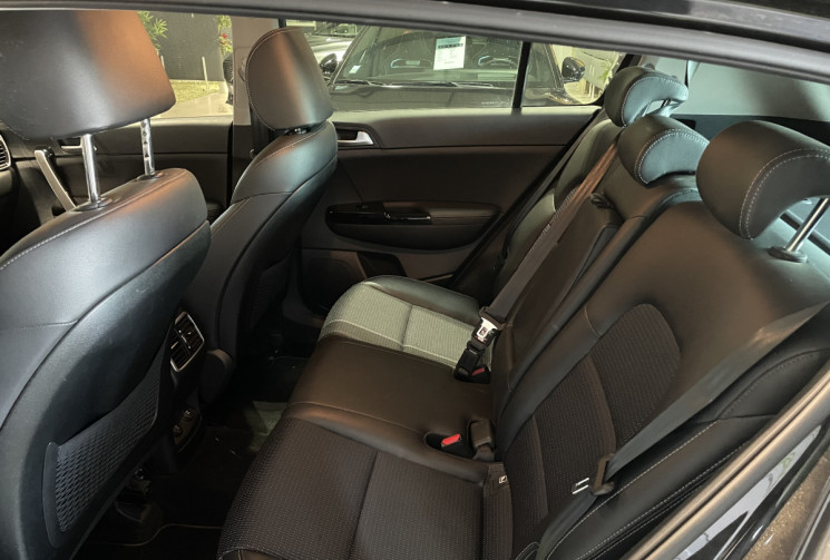 Kia Sportage 1.6 CRDI 136 CH 1ère main 4X2 BLACK EDITION