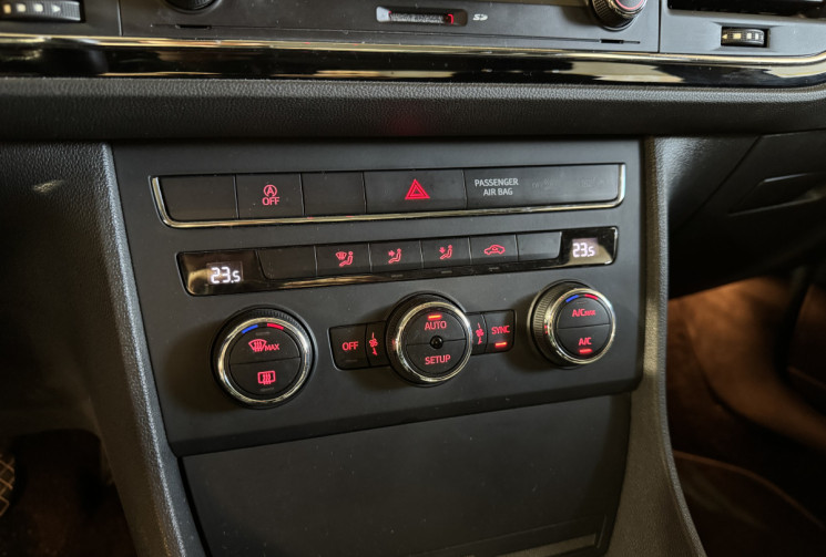 SEAT Leon GARANTIE 1 AN 5 portes 1.6 TDI 105 cv