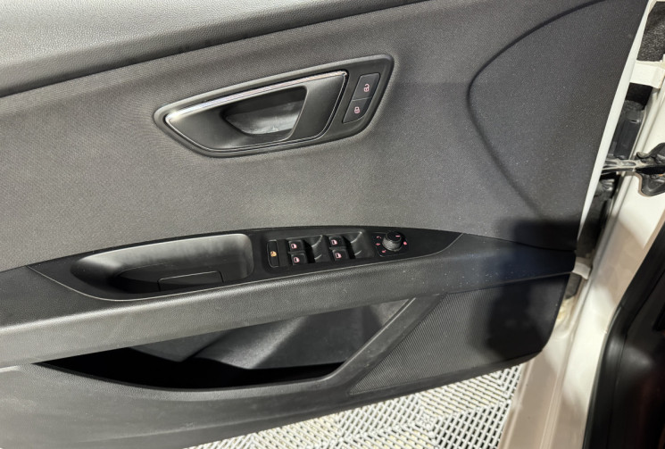 SEAT Leon GARANTIE 1 AN 5 portes 1.6 TDI 105 cv